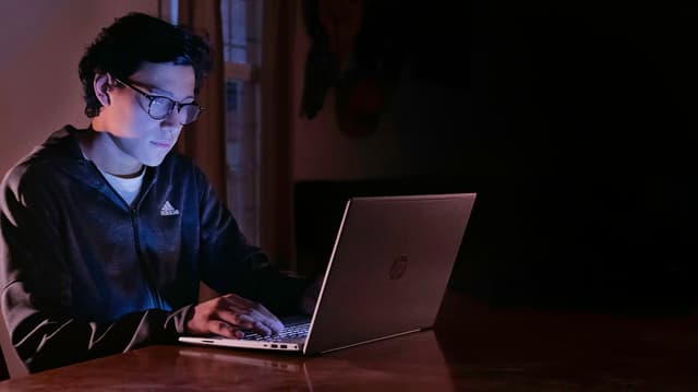 夜型は治らない？遺伝子とクロノタイプの科学的真実 | CortexLab